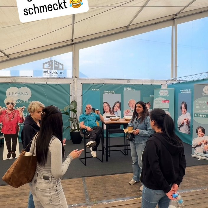 Behind the Scenes bei der Aufwind… ☕😂 Und jetzt sagt nochmal einer, Männer hören nicht zu, wenn Frauen etwas... Behind the Scenes bei der Aufwind… ☕😂 Und jetzt sagt nochmal einer, Männer hören nicht zu, wenn Frauen etwas...